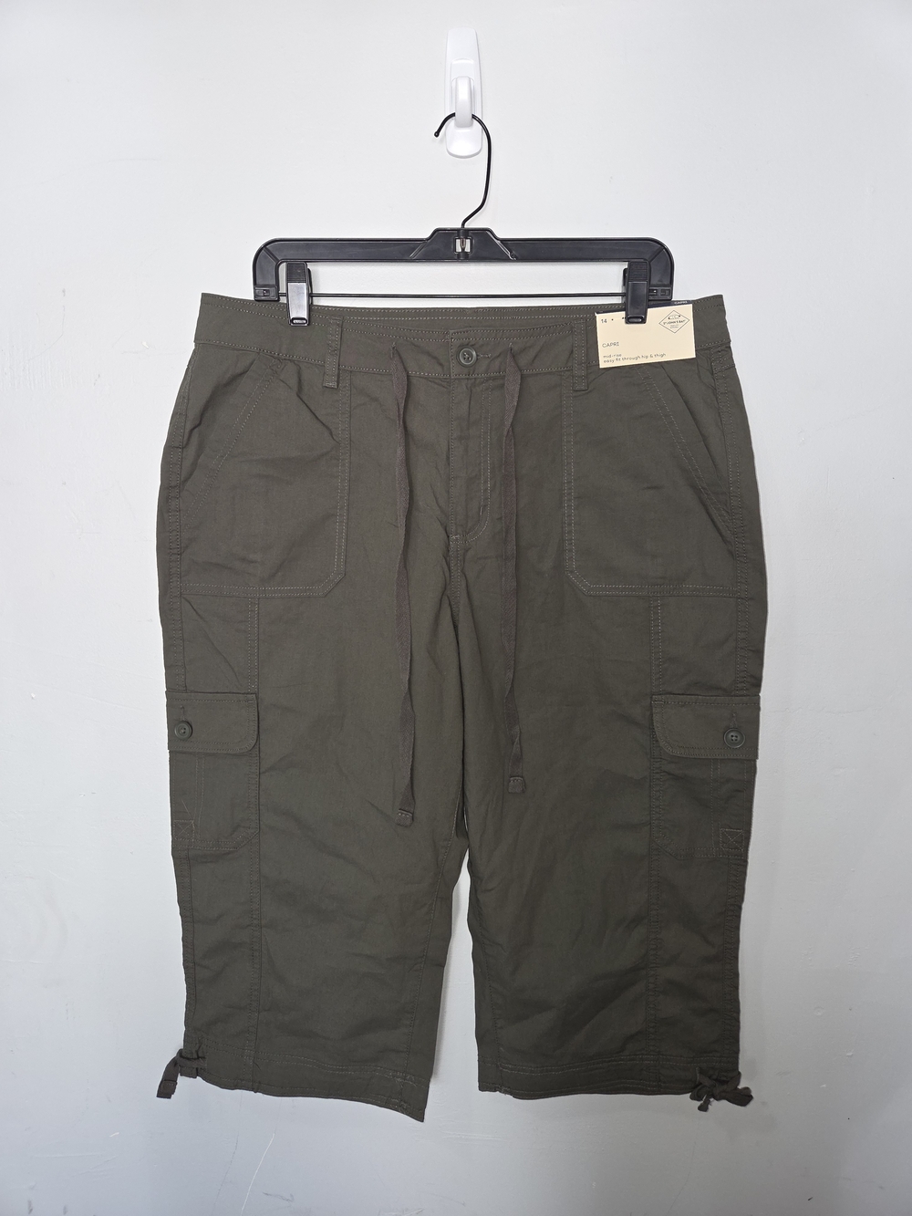 St. John's Bay Capri Pants Women's Size 14 Olive Green Cargo NWT